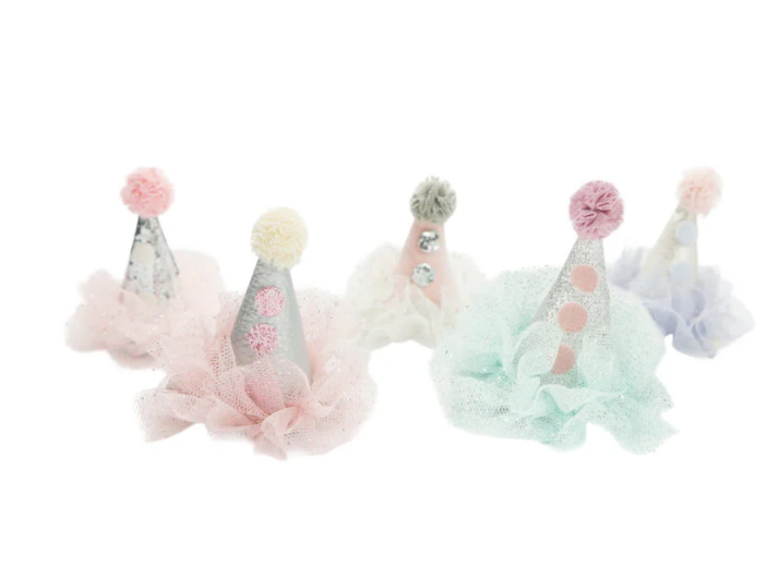 Party hat clip Yvette | London walk
