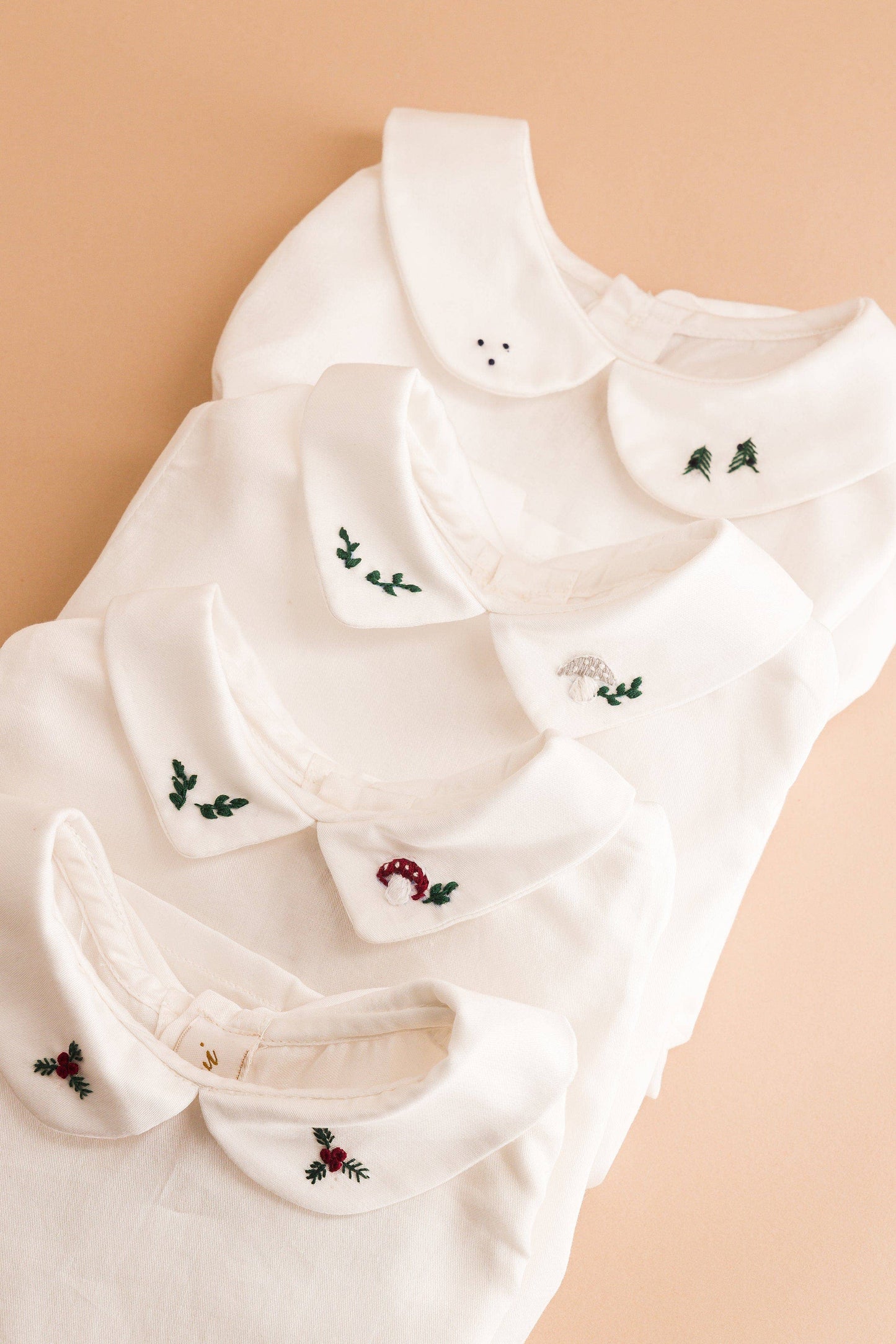 Billy, Camicia da ragazzo, in Twill organico bianco sporco / Fungo rosso