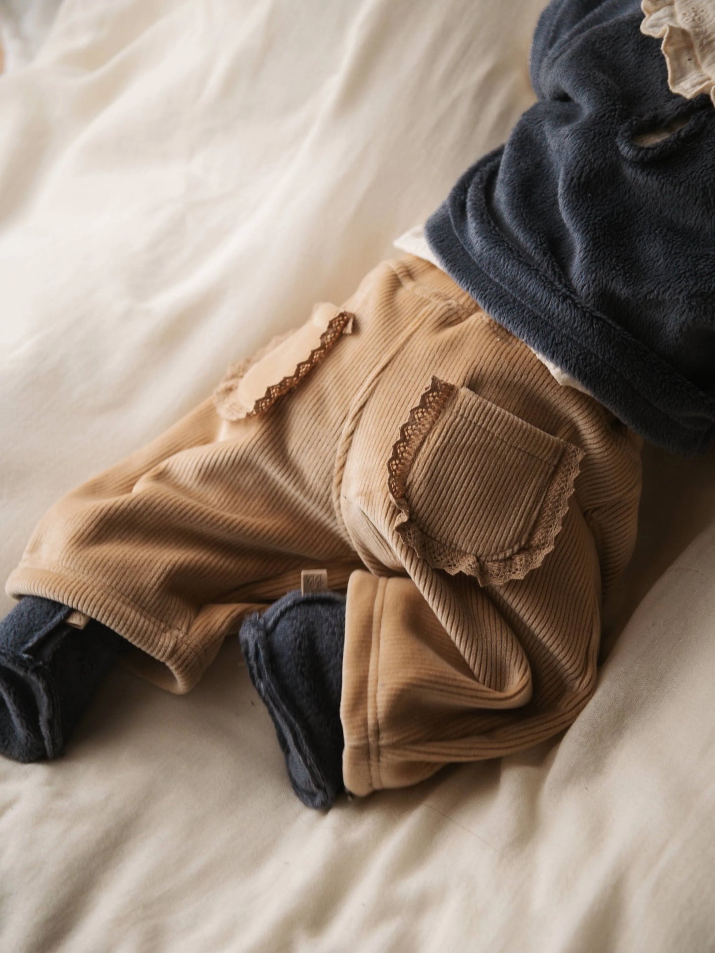 1027 Pants curderoy ampio