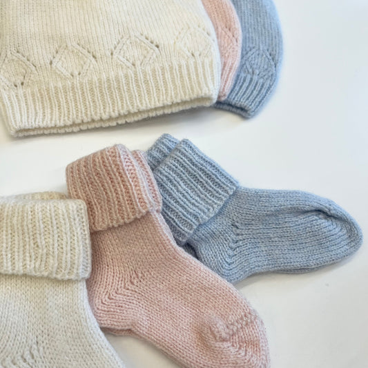 Il set Cappello e calzino LULLABI