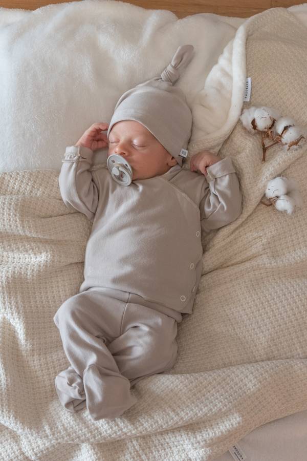 Pantaloncino con piedi pure
