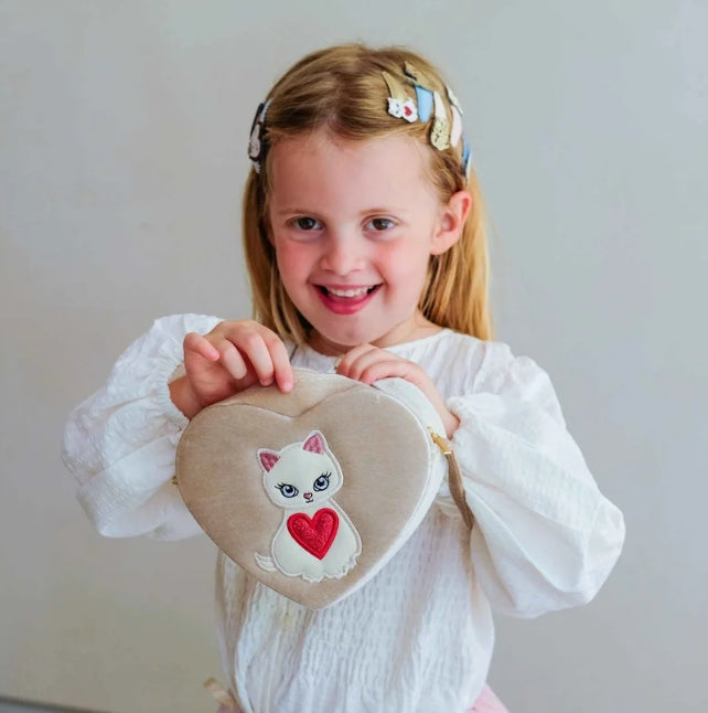 🎀 AI26/27 Kitty heart bag M.L
