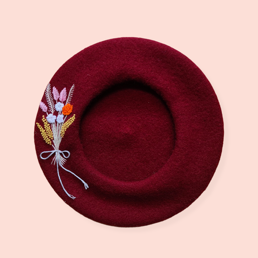Berretto da bouquet di fiori in lana ricamato a mano
